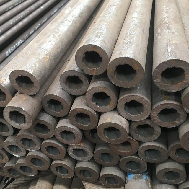 鍋爐直管|42M112\SA-210C\內(nèi)螺紋\鋼管尺寸Φ63.5×7.5，單根長(zhǎng)度＞6m